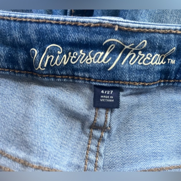 Universal Thread Light Blue Denim Jeans - Picture 3 of 3